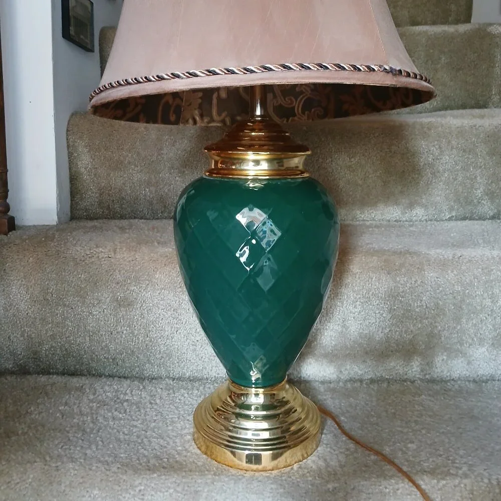 Vtg Hollywood Regency Large ceramic lamp in emerald green with gold accent